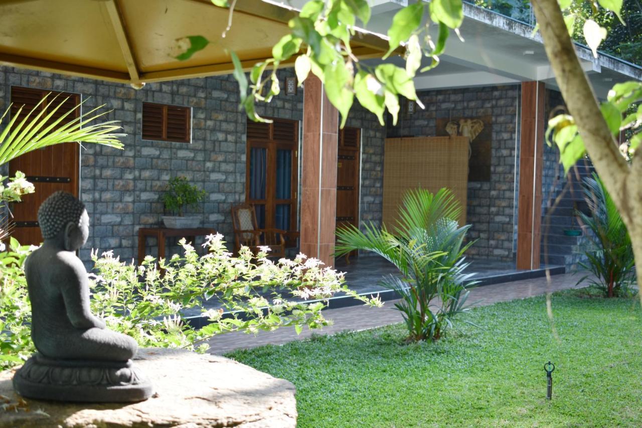 Forest Edge Safari Villa Udawalawe Exterior photo